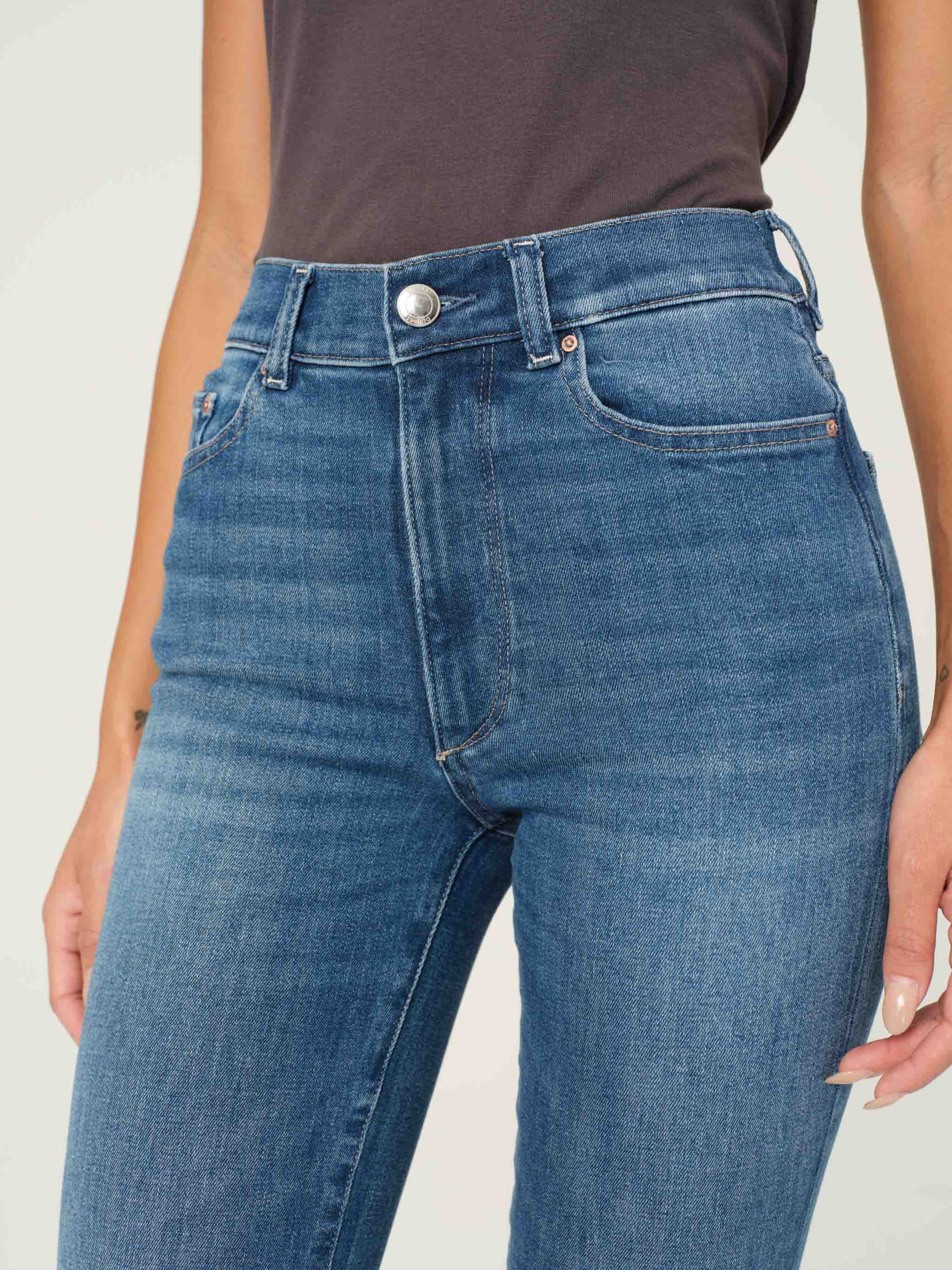 Halle Straight High Rise Instasculpt™ 29" Jeans