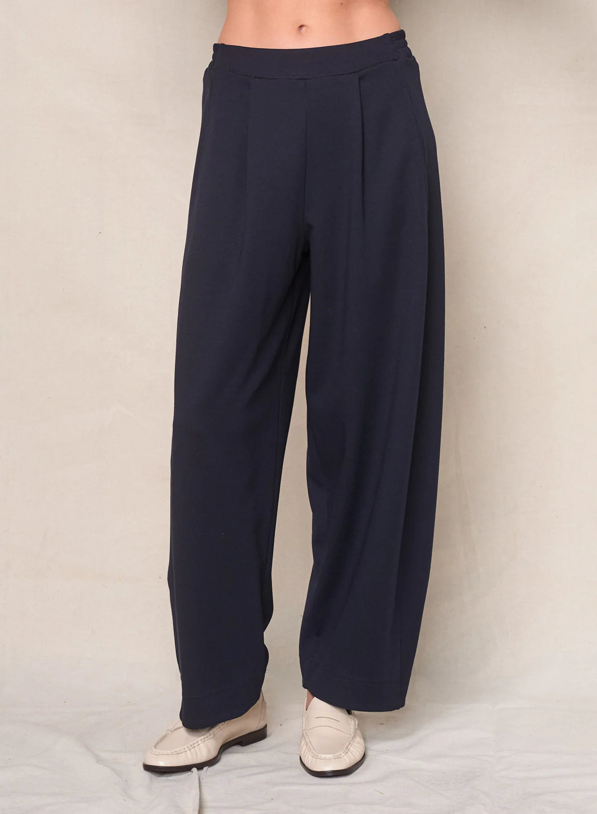 Luxe Ponte Barrel Trouser